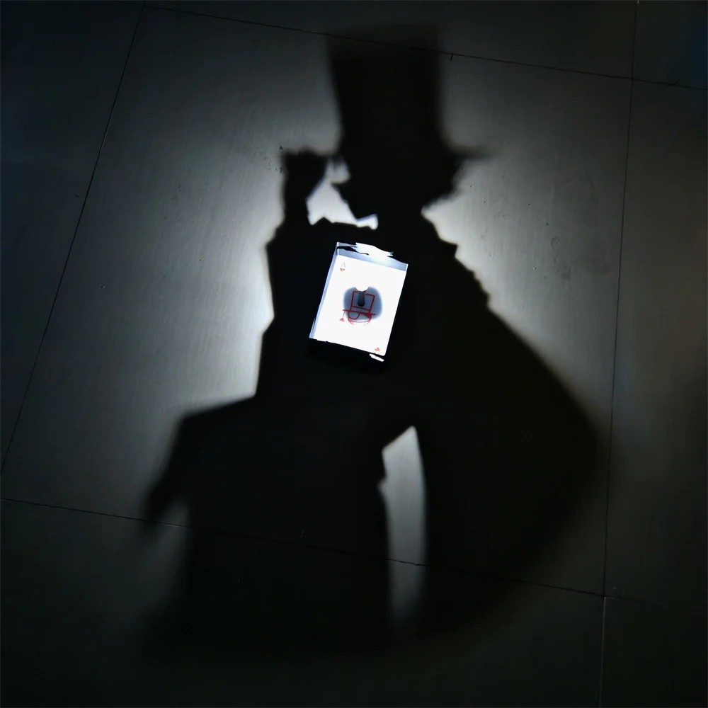Phantom Thief Shadow Projection Lamp – Kaito Kid Inspired Anime Wall Light